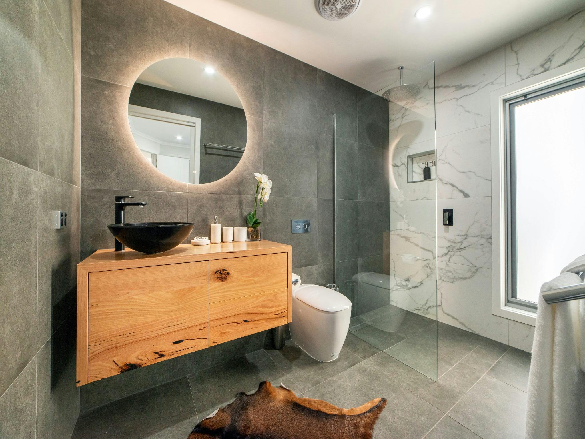 Master bedroom en-suite