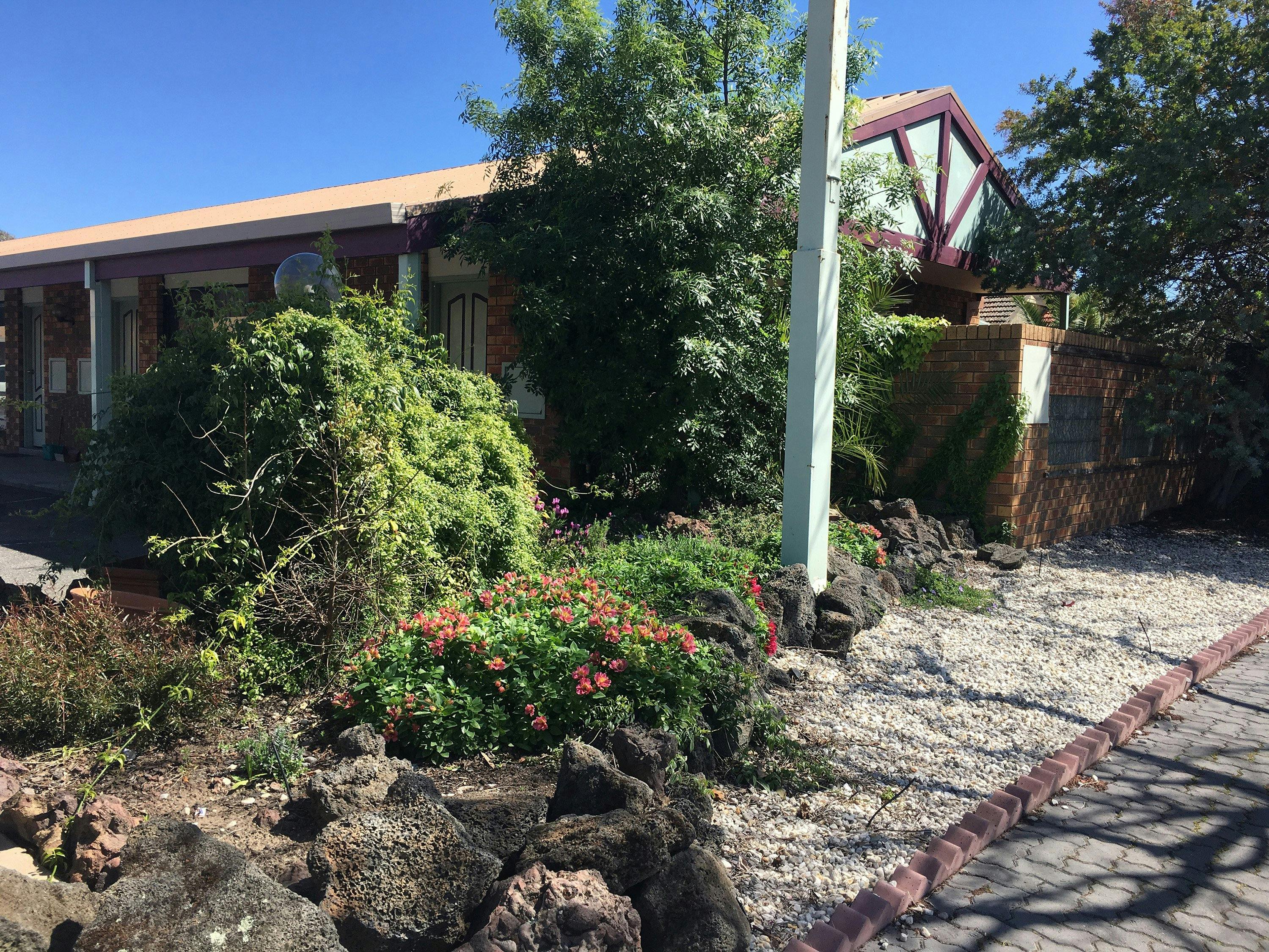 Horsham Mid City Court Motel