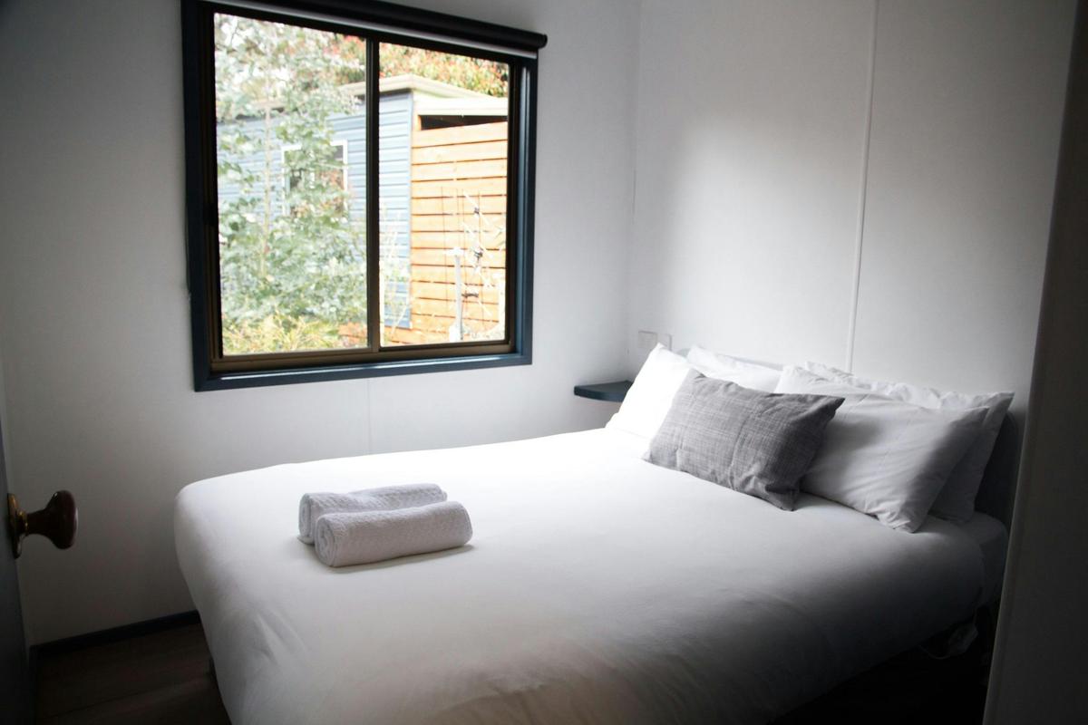 Budget Couples - Bedroom