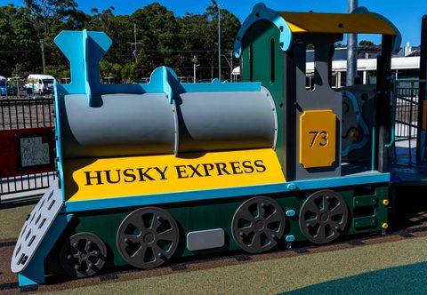 Husky Sports