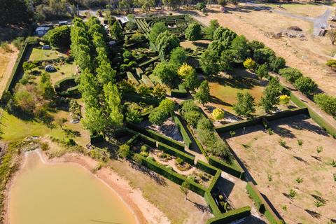 High Country Estate - Hedge Maze, Gardens, Cafe and Gallery
