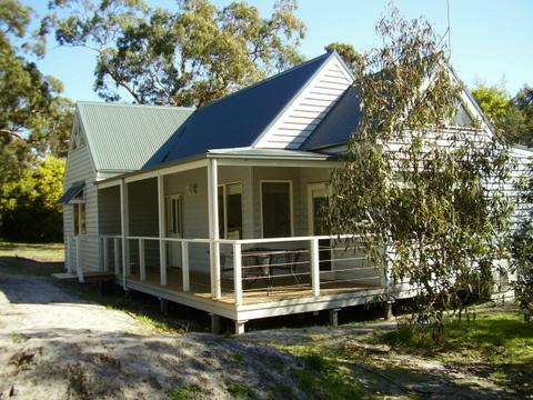 Hooked Inn Cottages