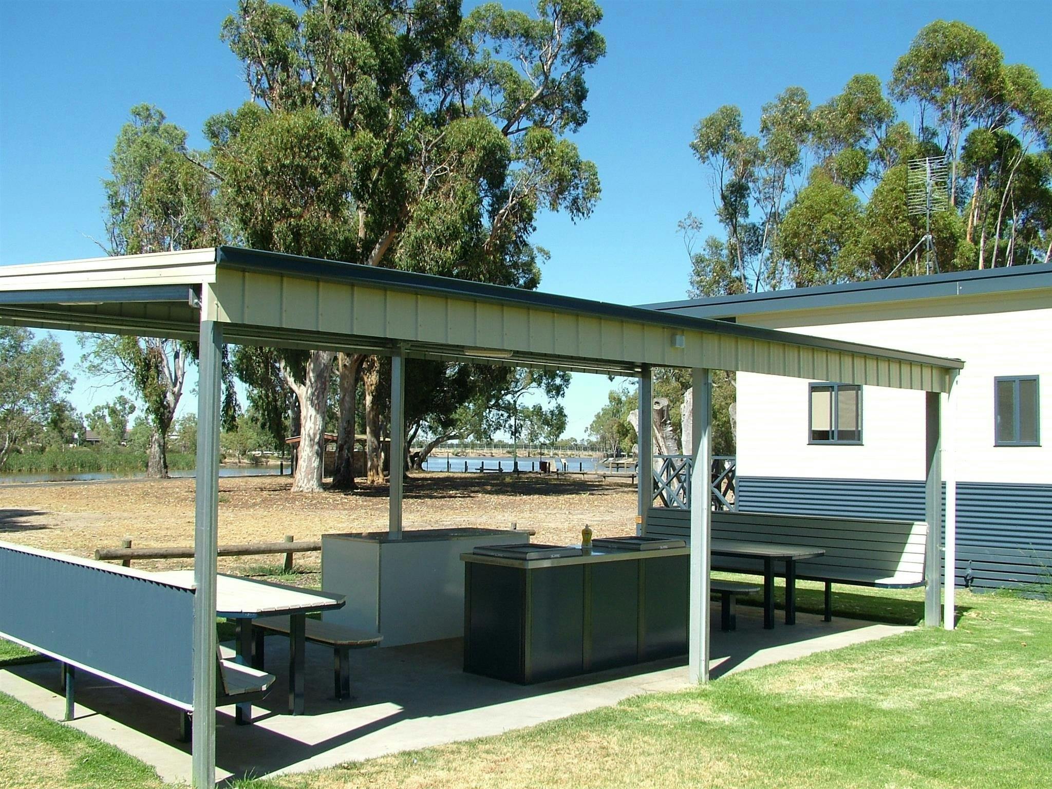 BBQ scene with the Wimmera River