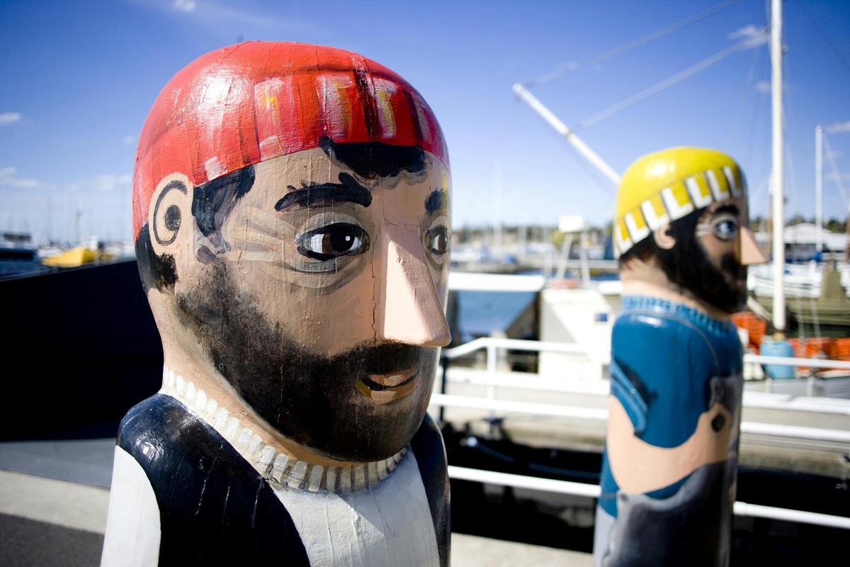 Bollards Geelong Waterfront