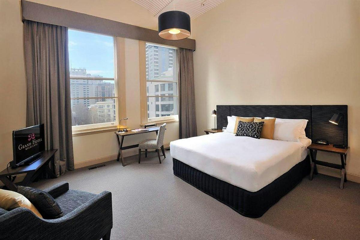 Deluxe Studio Apartment