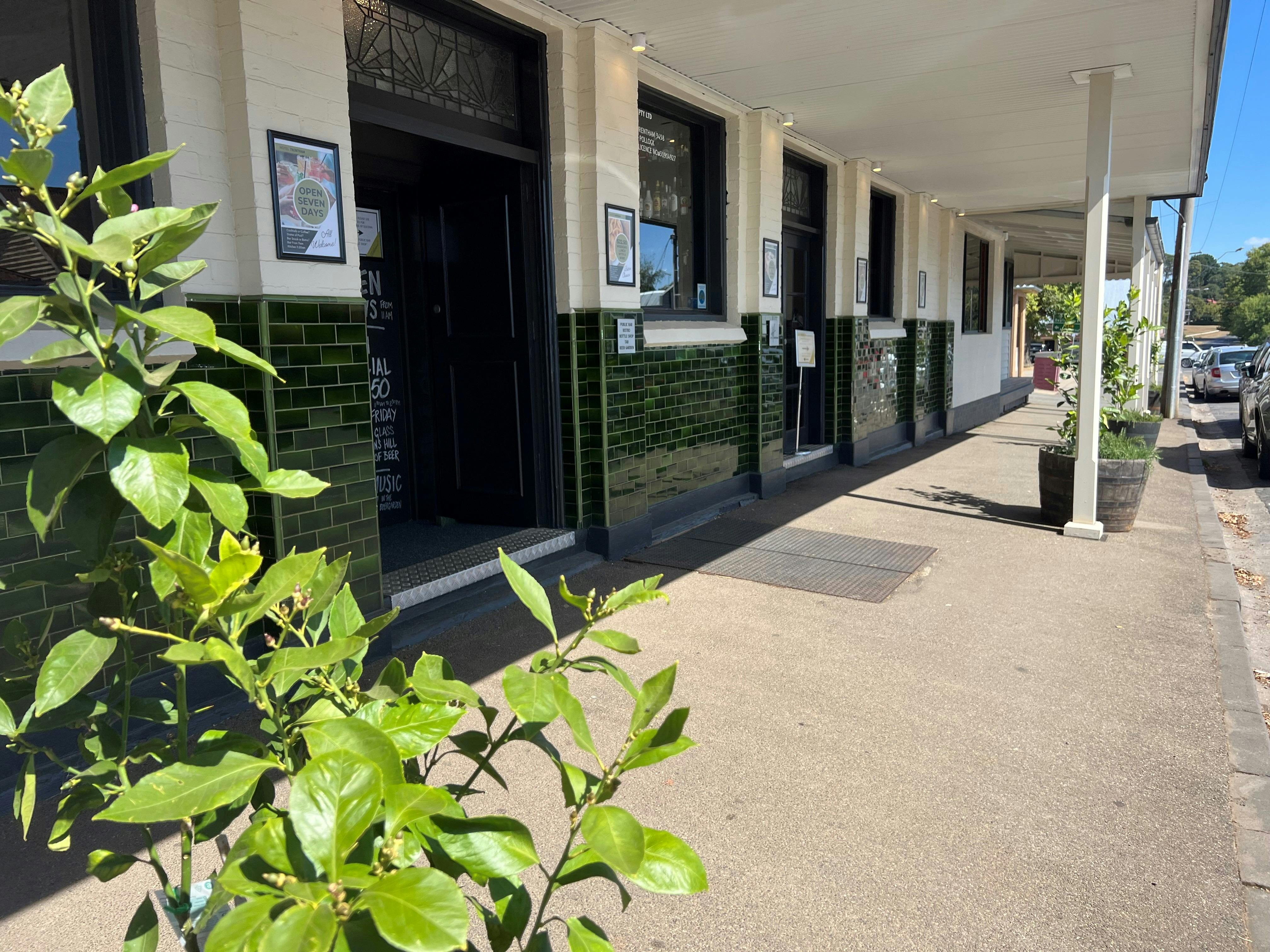 Front Verandah Hotel Trentham