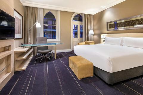 1 King Bed Premium with Club InterContinental access