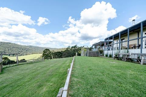 King Parrot Cottages and Event Centre