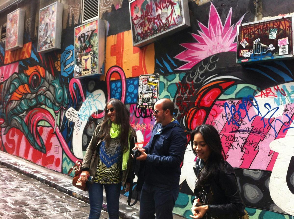 Groups visiting Hosier Lane