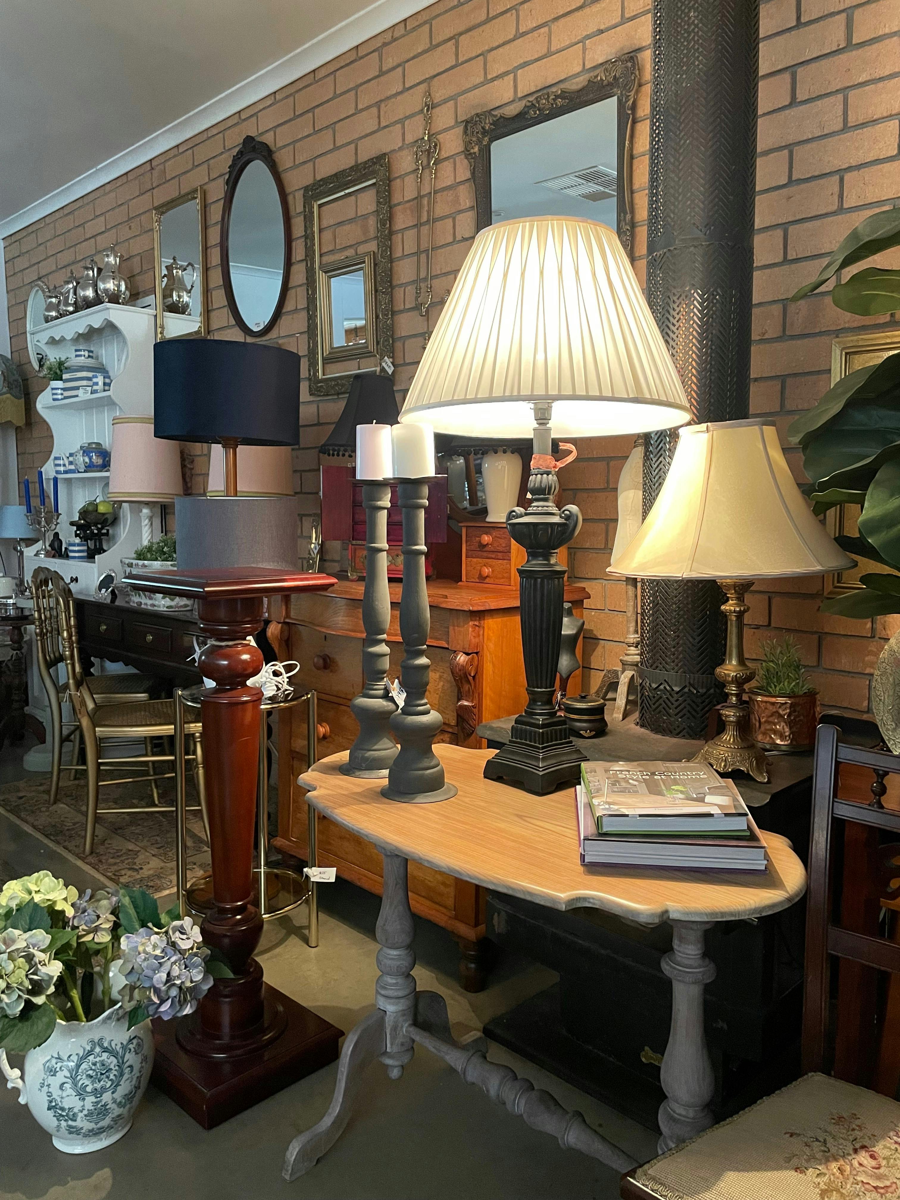 Lamps of many eras all for selection