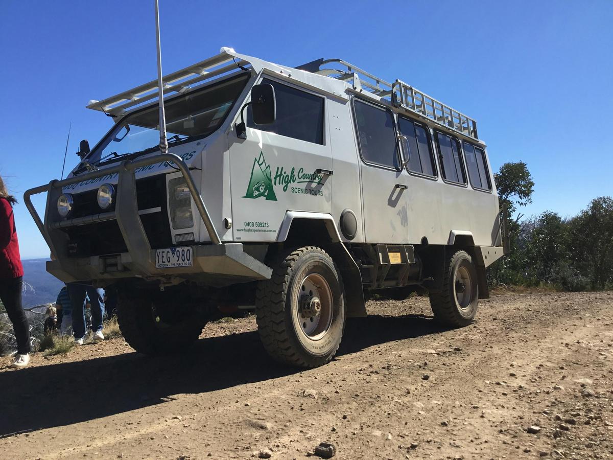 OKA 4wd bus