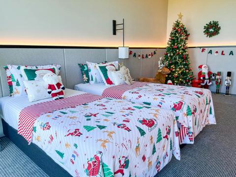 Santa Retreat Pop Up Christmas Room