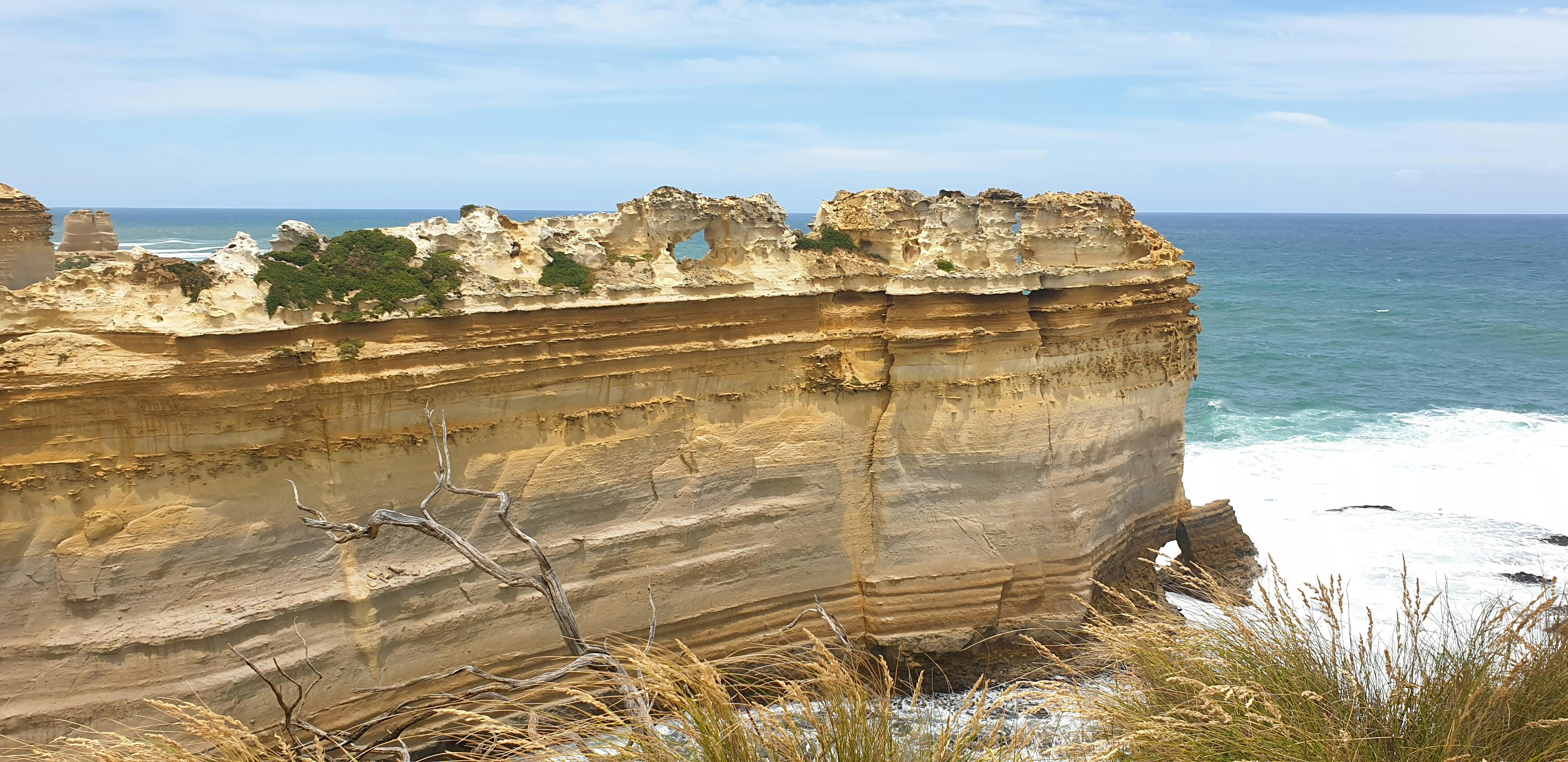 Viewing the Razorback at Loch Ard Gorge near the 12 Apostles
