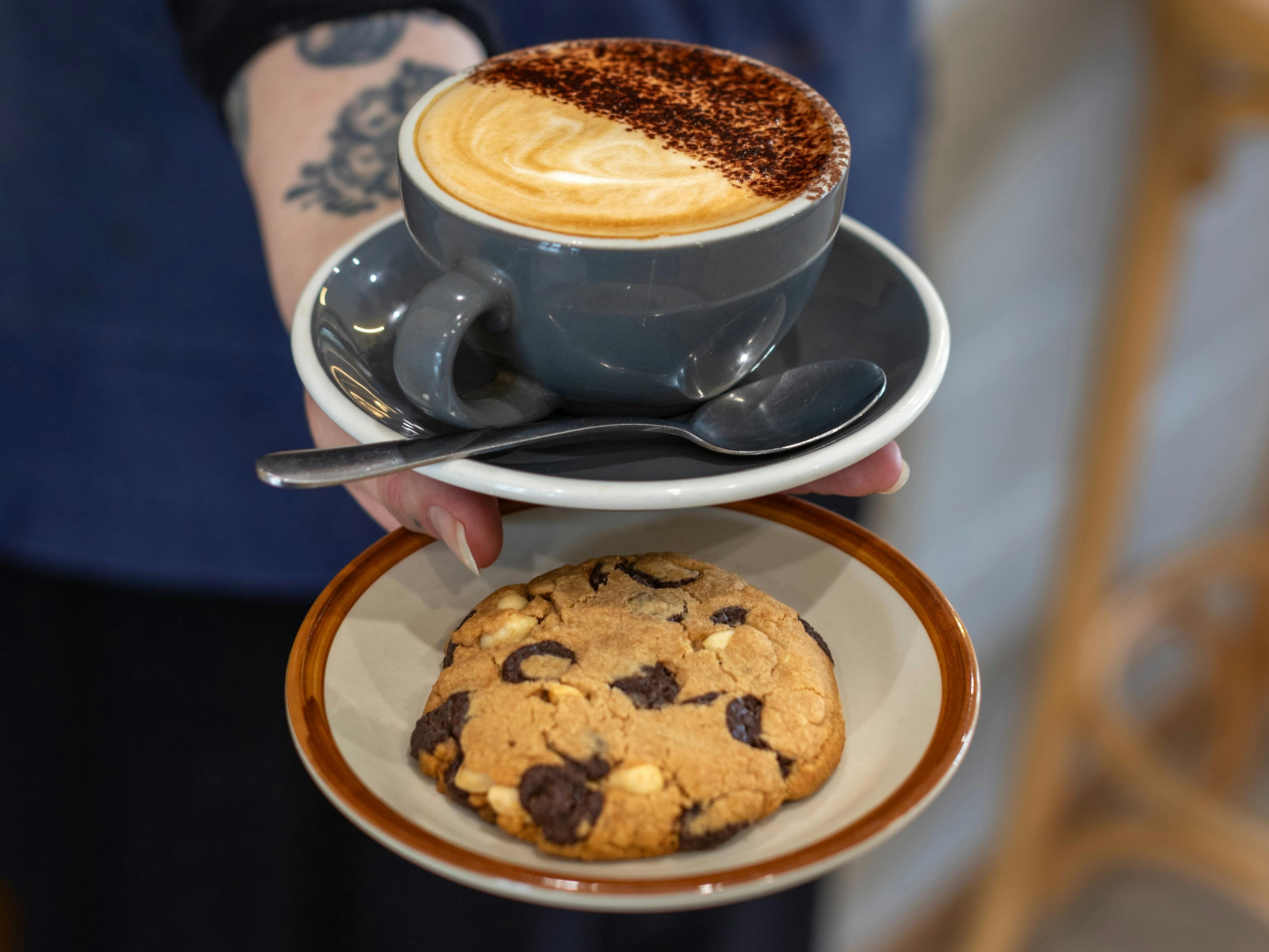 A range of great house-made cakes and cookies, along with lots of delicious hot drink options