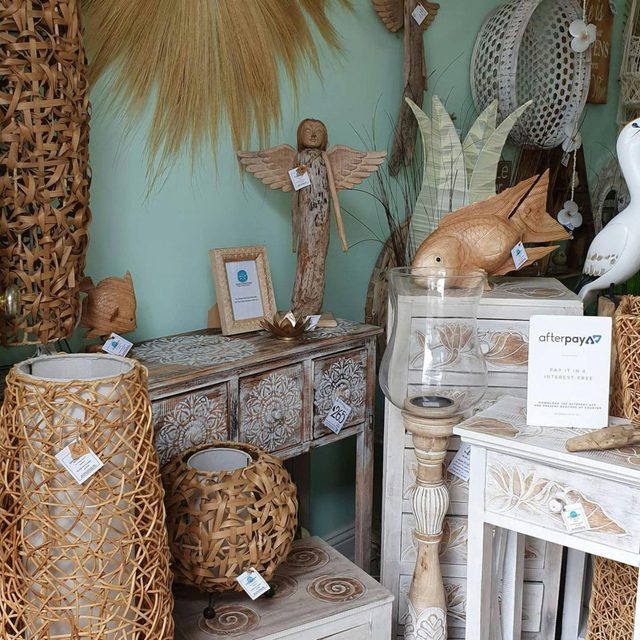 Iguana Beachwear Gifts and Home Décor