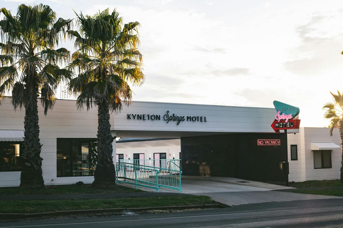 Front of the Kyneton Springs Motel