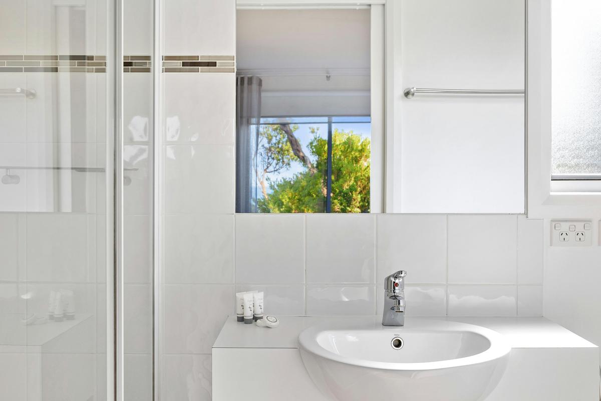 2 Bedroom Oceanview Villa Bathroom