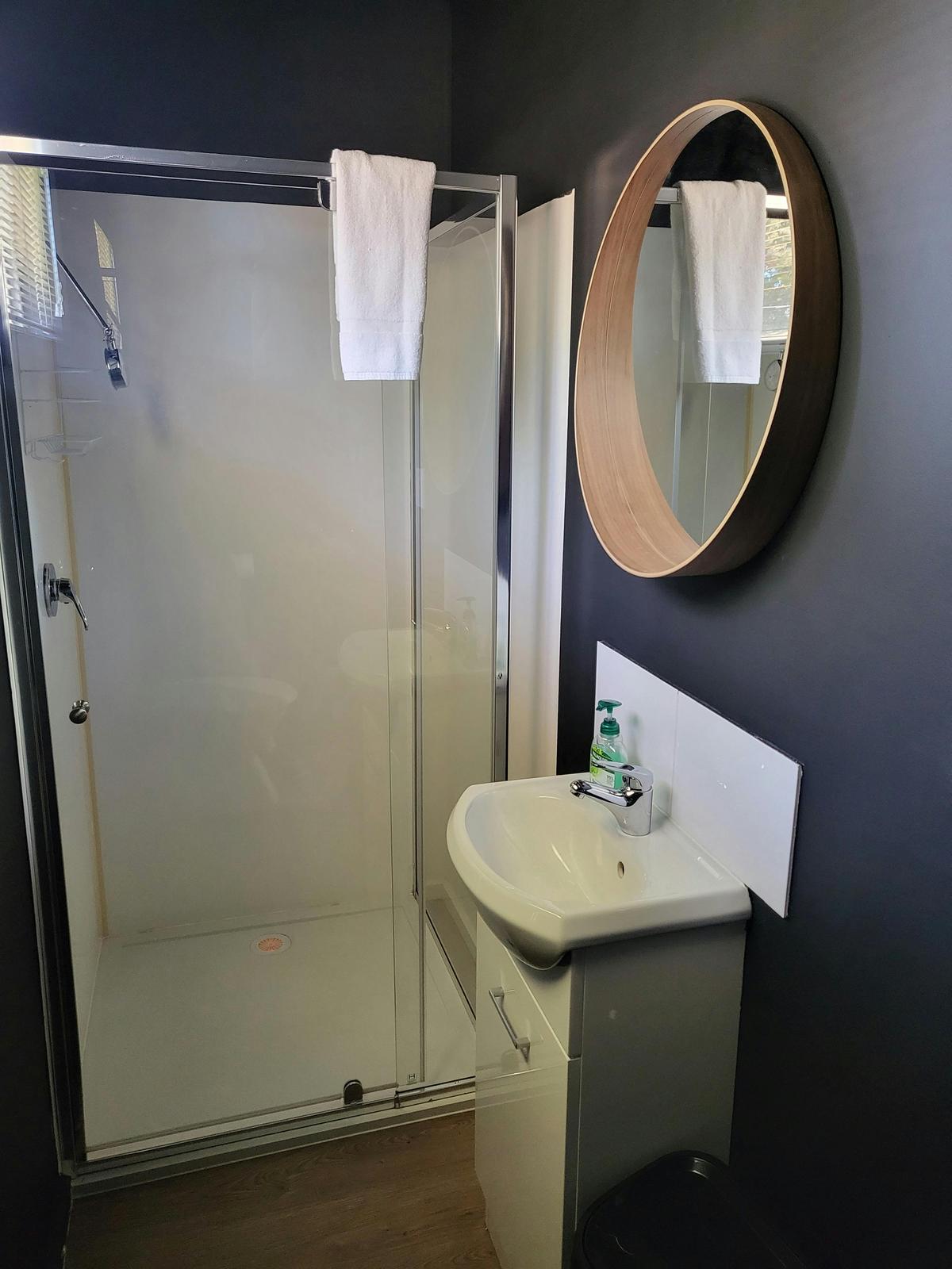 Cabin 10’s sleek bathroom ensures comfort