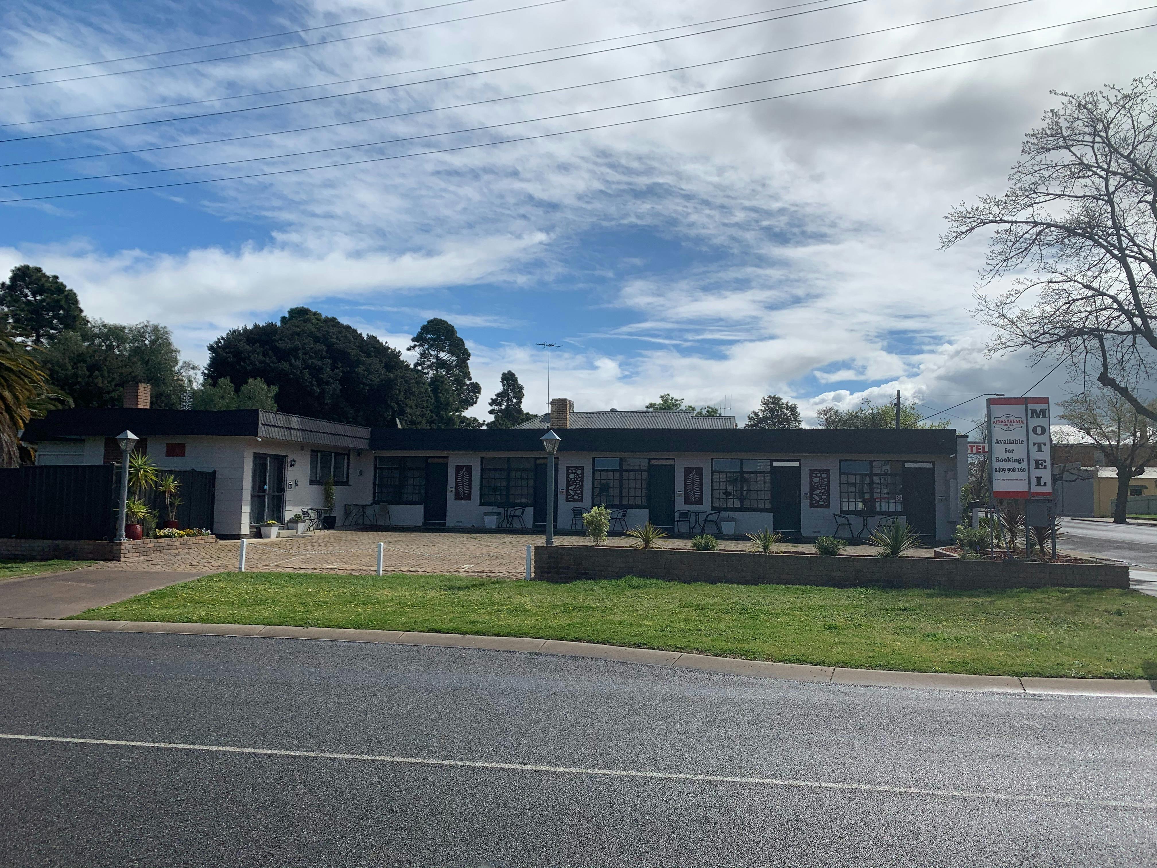 Kings Avenue Motel