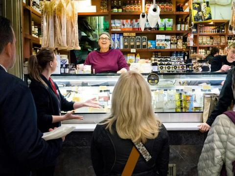 Australia_Melbourne_group_markets_food