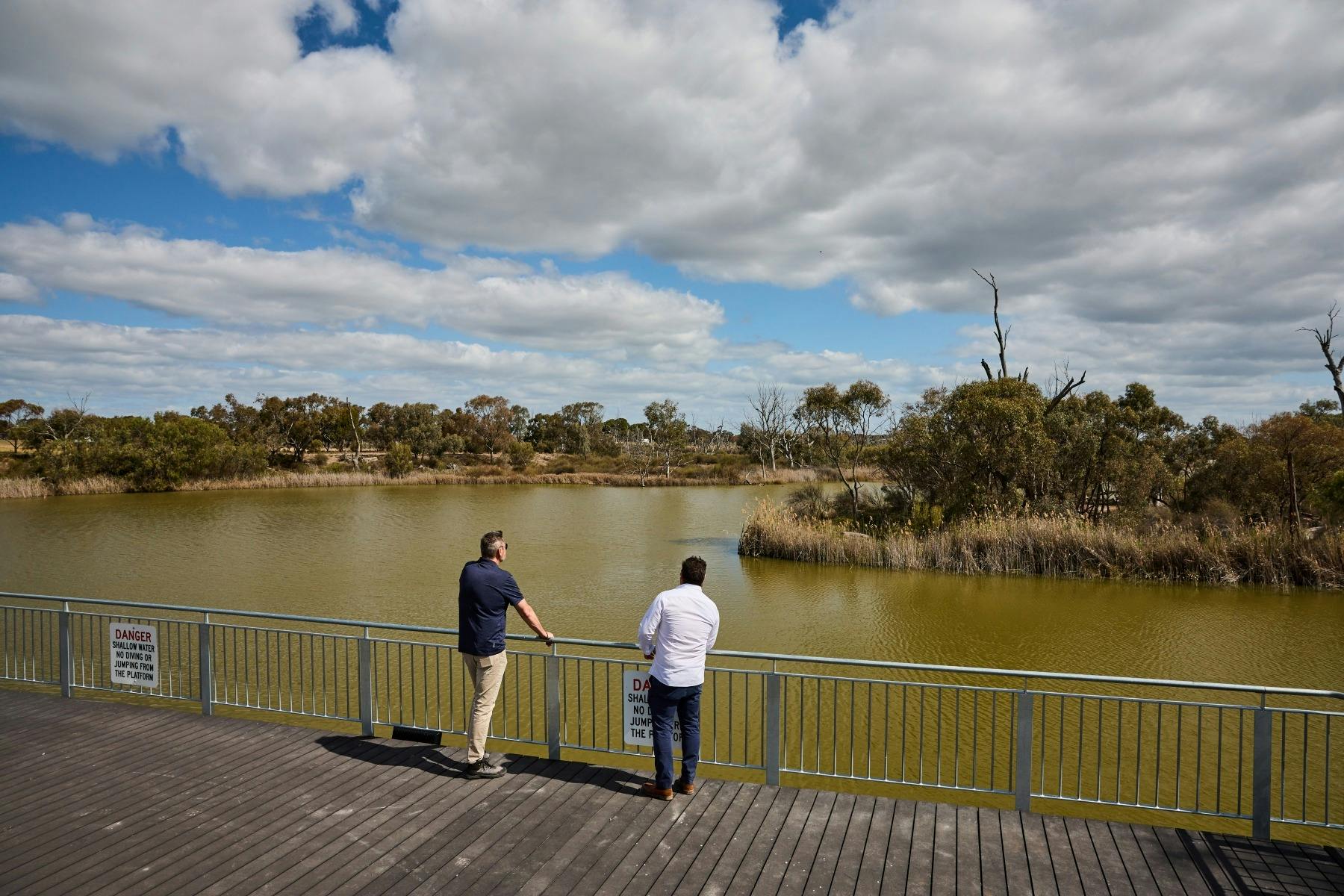 Jeparit riverfront precinct viewing platform