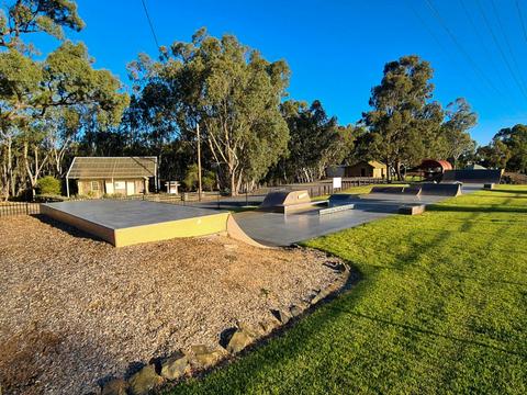 Jaypex Park and John Shaw Neilson Cottage