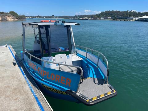 Lakes Explorer : Wildlife Tours or Water-Taxi