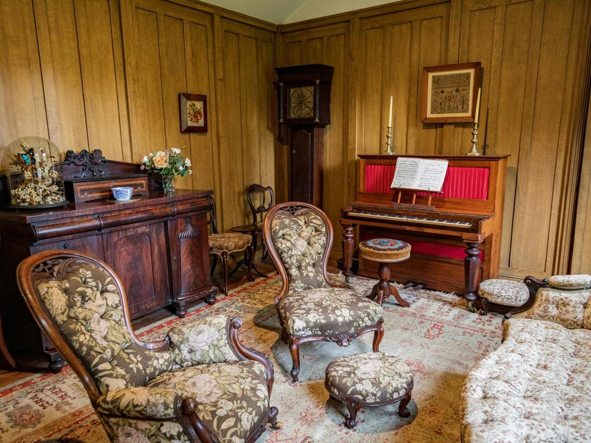 La Trobe's Cottage sitting room