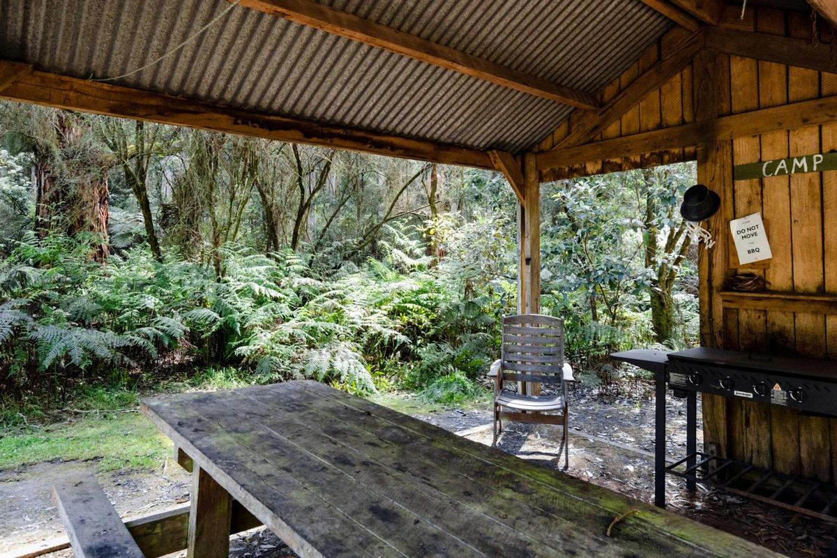 King Parrot Cottages and Event Centre Campground
