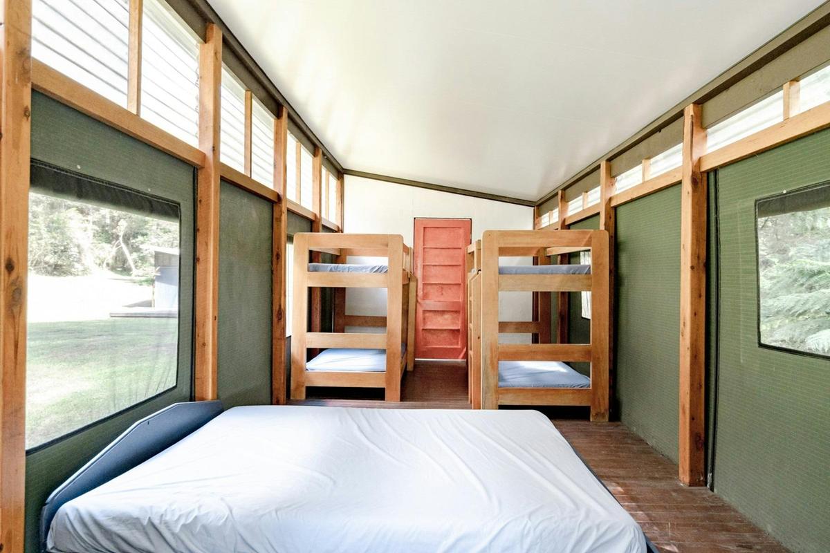 King Parrot Cottages and Event Centre Campground