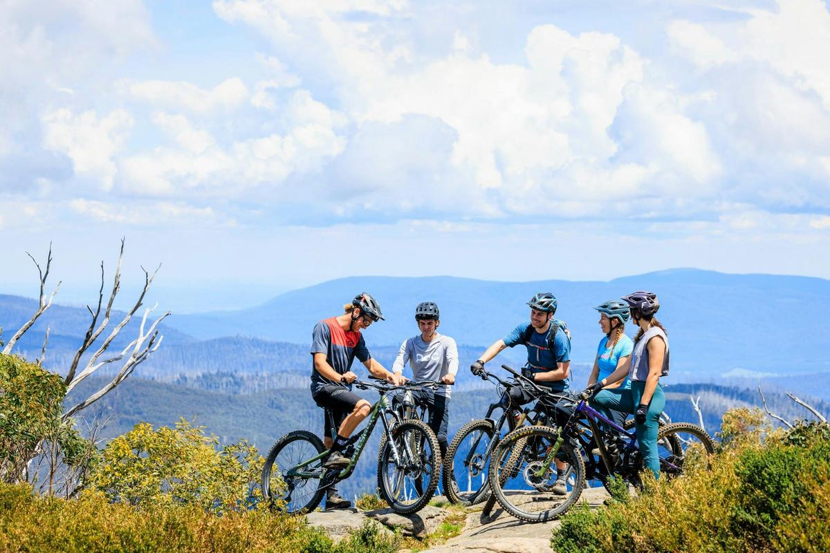 Riding Cascades MTB Trail