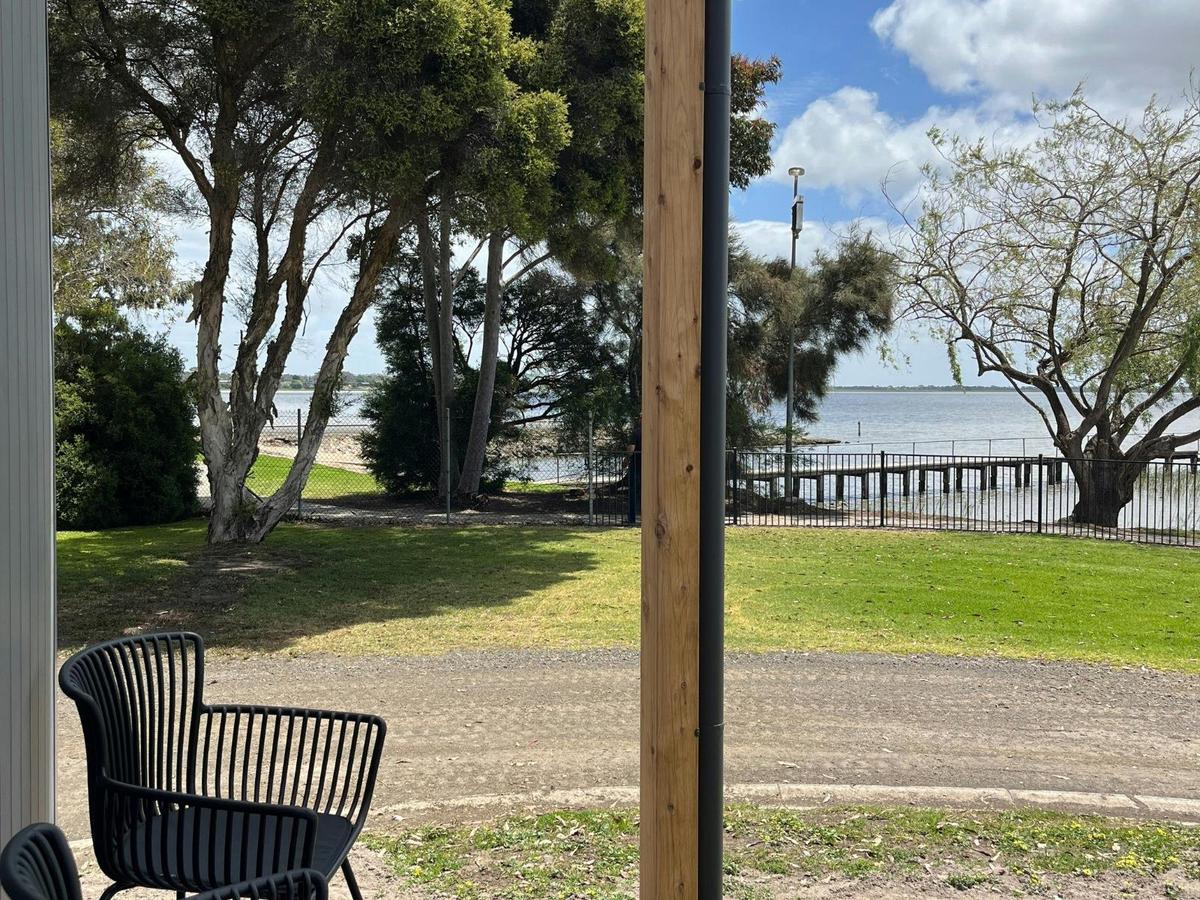 Lakeview Studio Cabin