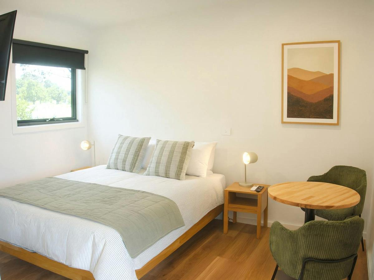 Lakeview Studio Cabin Bedroom