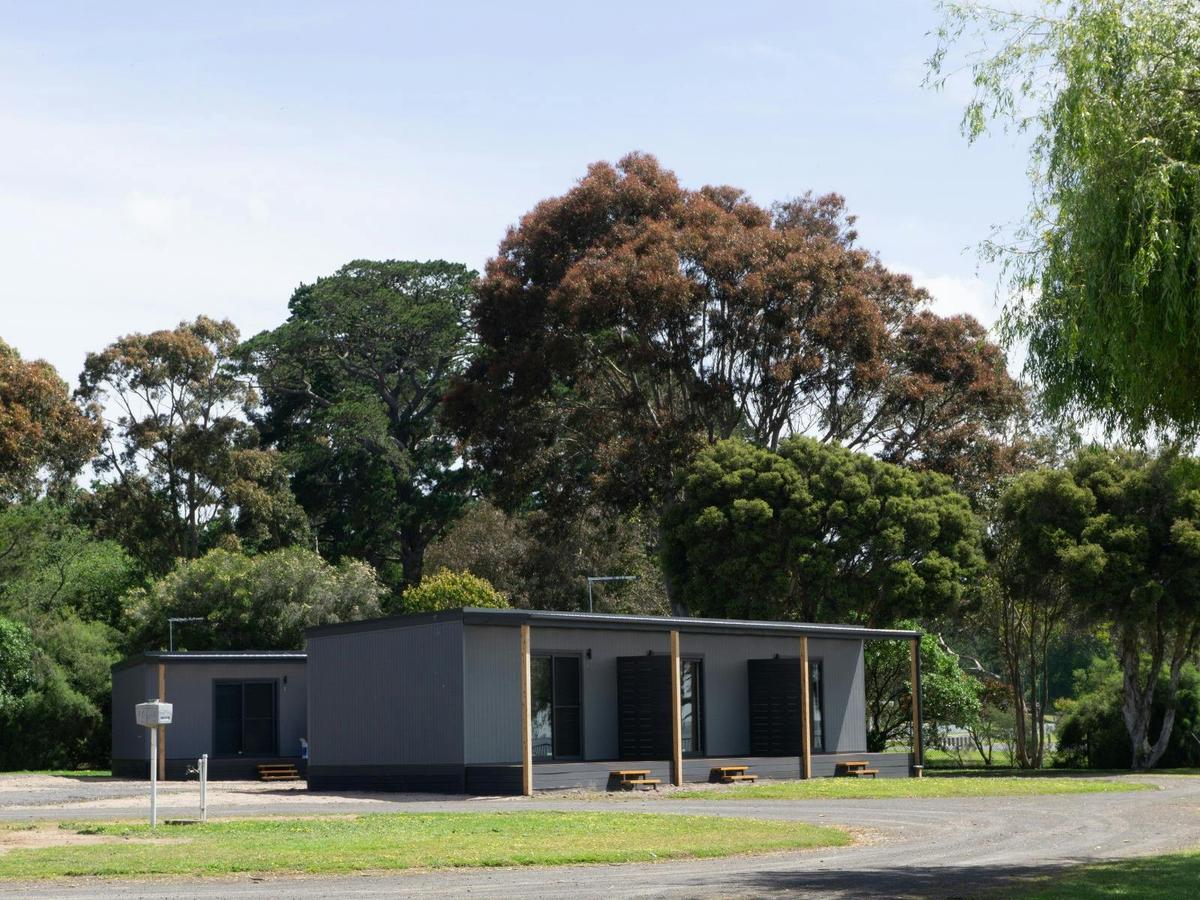 Lakeview Studio Cabins