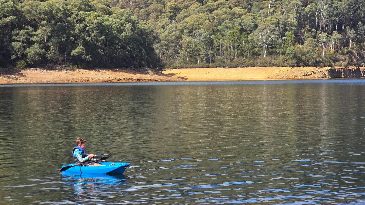 Kayak fishing at Lake William Hovell