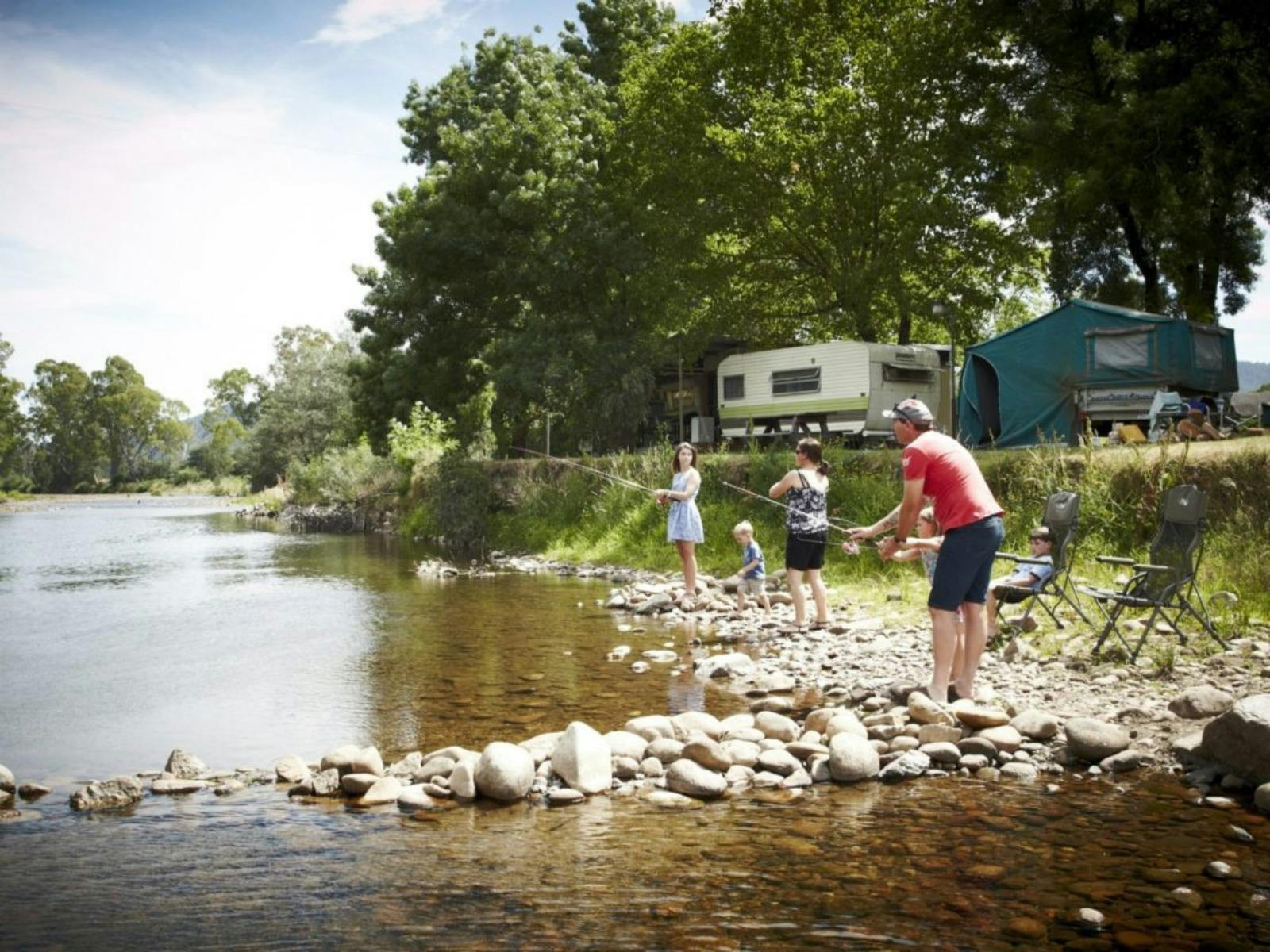 Family Fishing along the King River