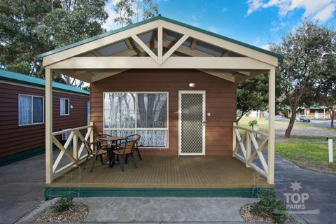 Deluxe Grampians & Lakeside Cabin