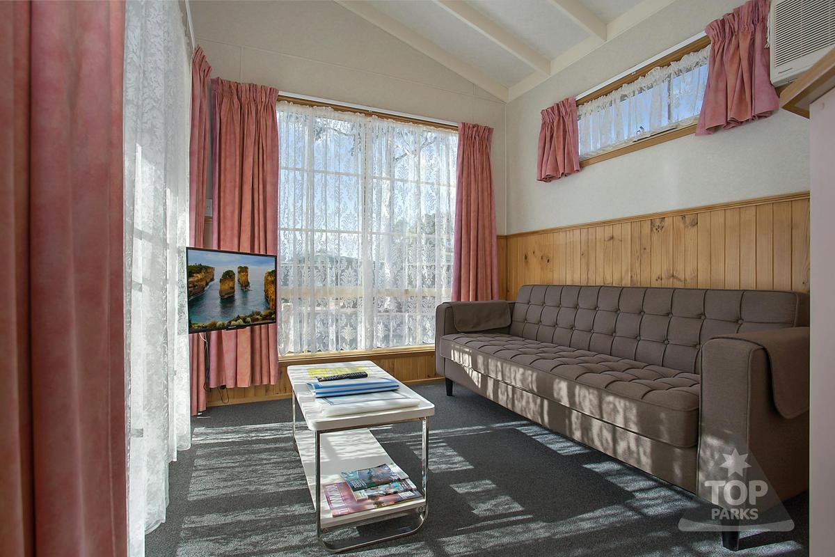 Lounge One Bedroom Village Cabin