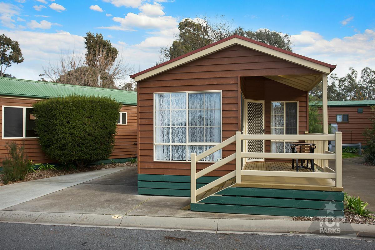 Exterior One Bedroom Village Cabin