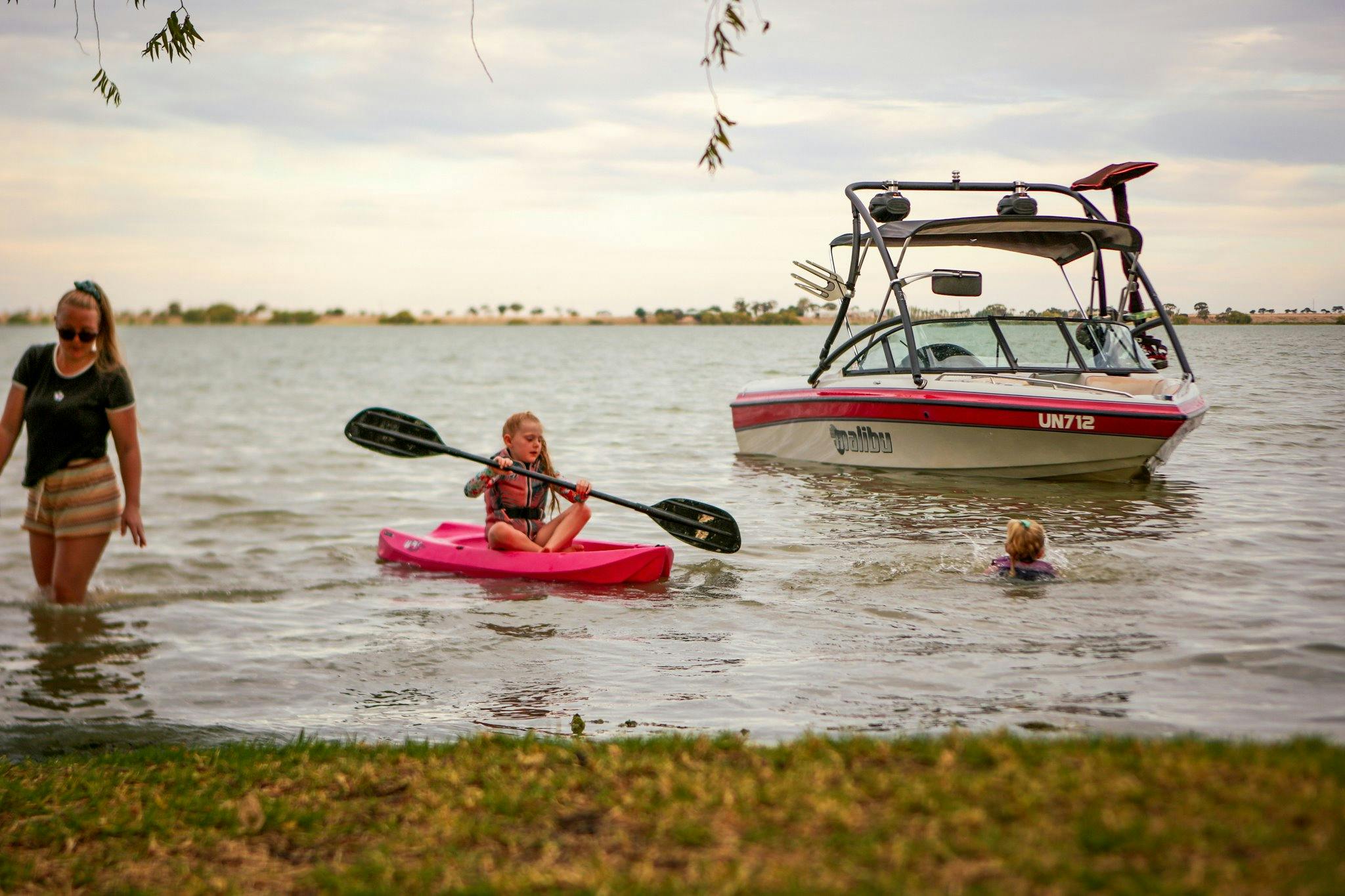 Kangaroo Lake water play