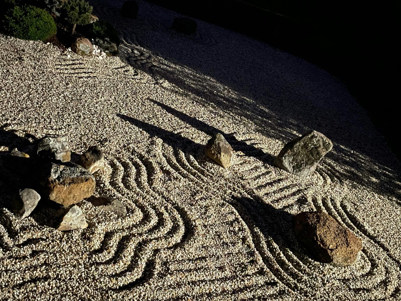 Pebble patterns