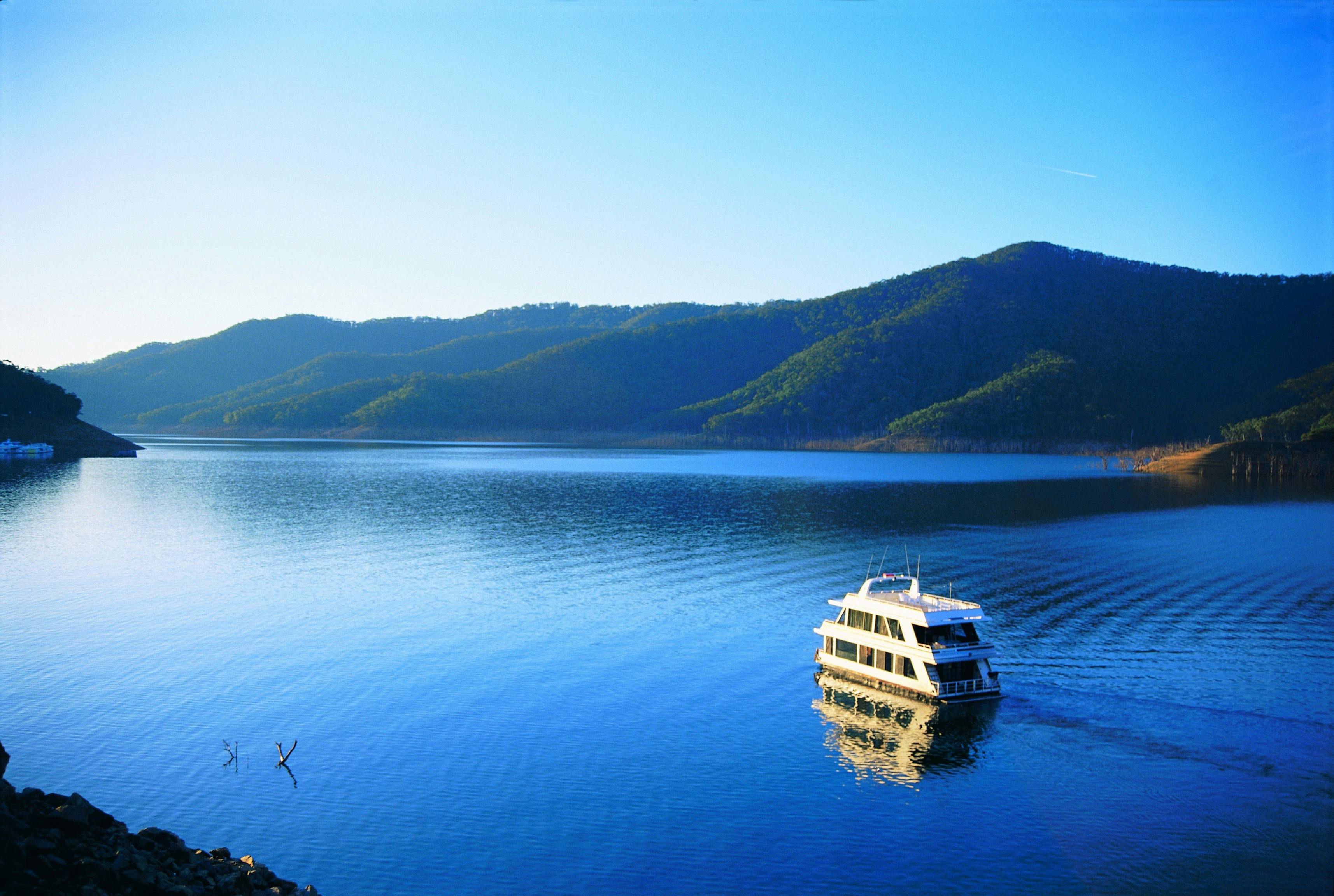 Lake Eildon Houseboats