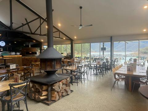 Lake Eildon Hotel