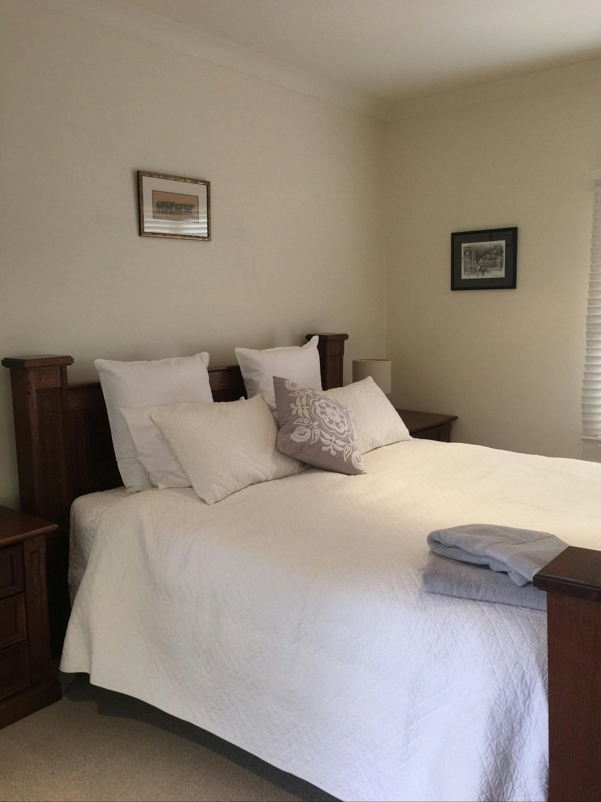 Bedroom featuring king size bed