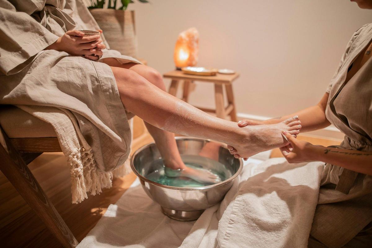Lux Signature Grounding Foot Soak