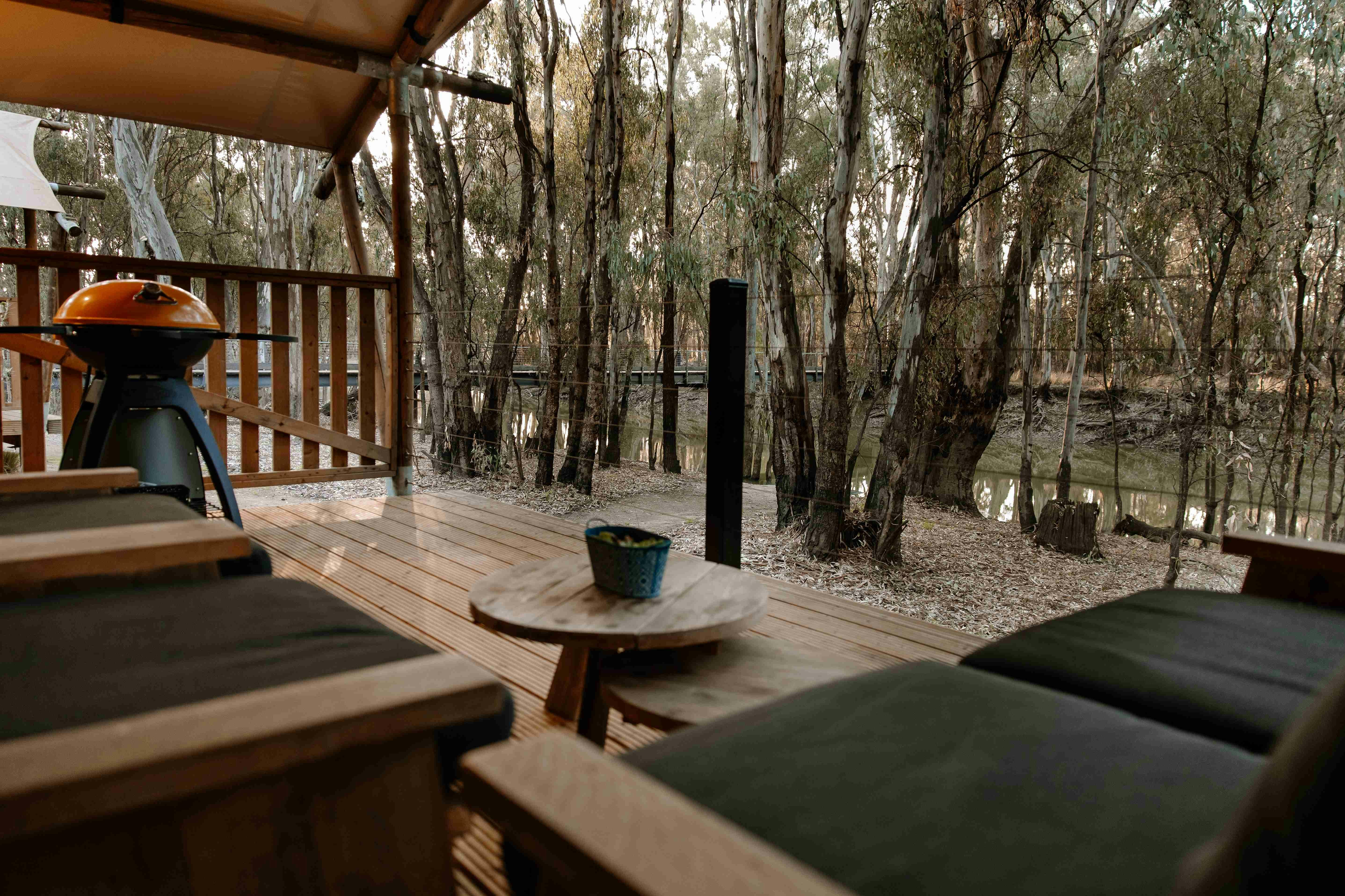 Koondrook Glamping Retreat BBQ and Deck