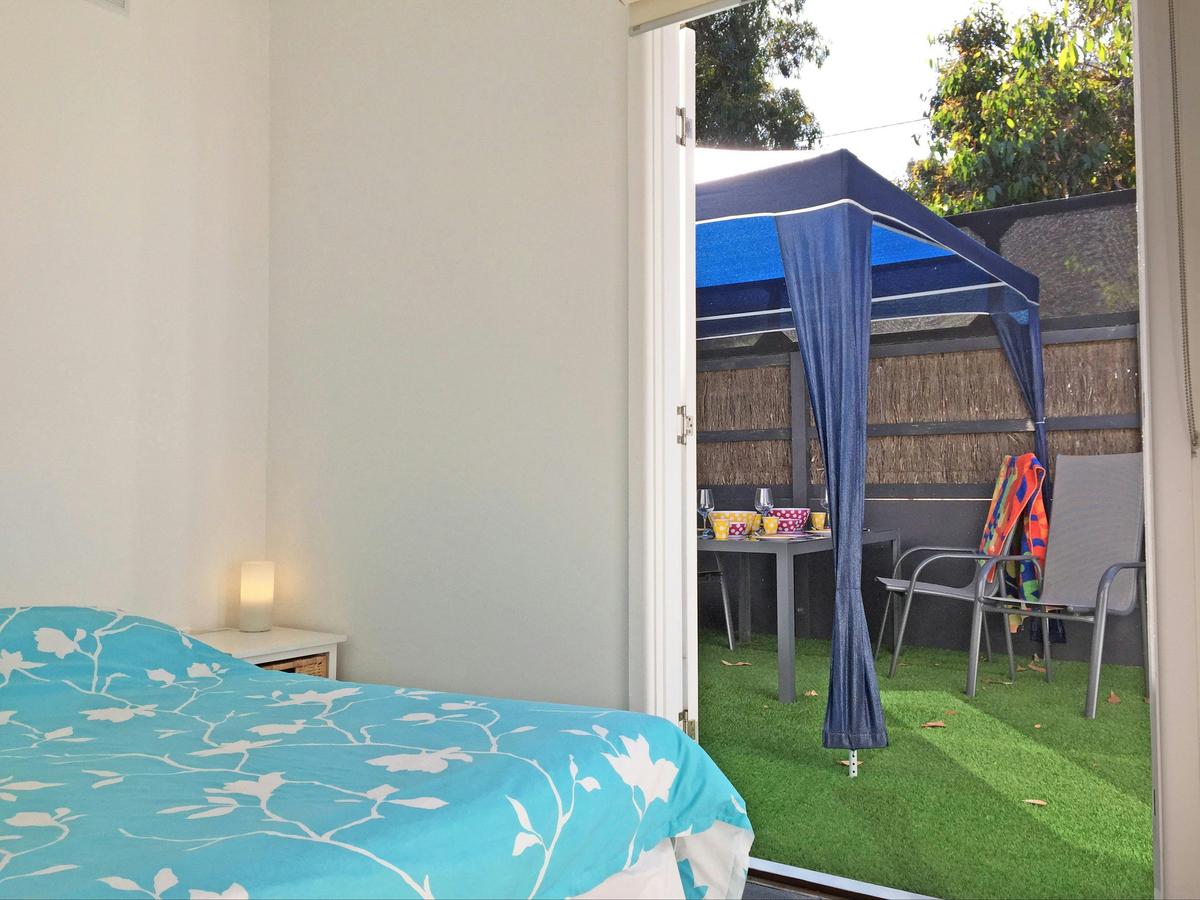 Master br opens to outdoors