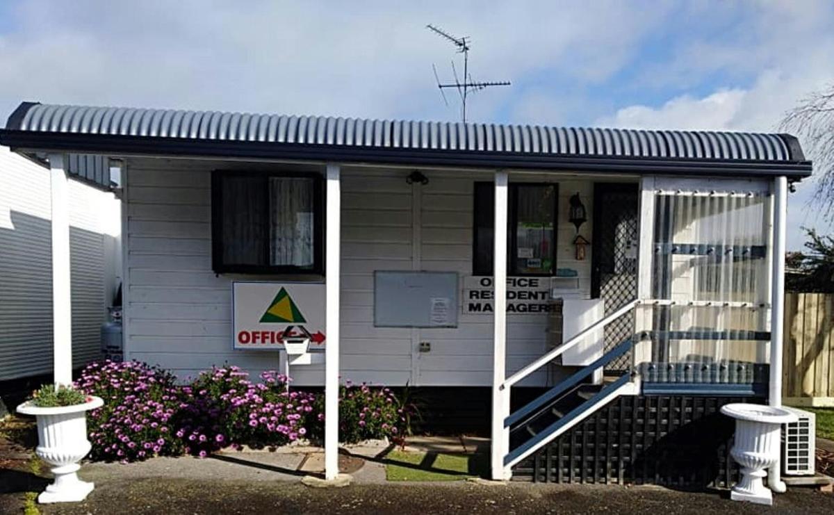 Leongatha Caravan Park Reception