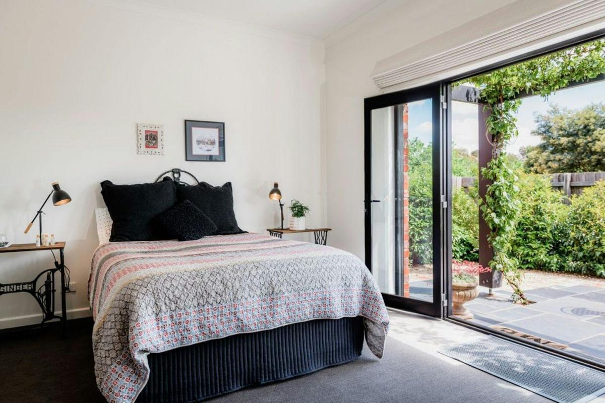 Malmsbury Barn House B&B