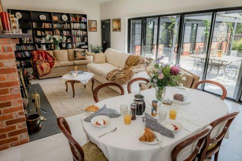 Malmsbury Barn House B&B